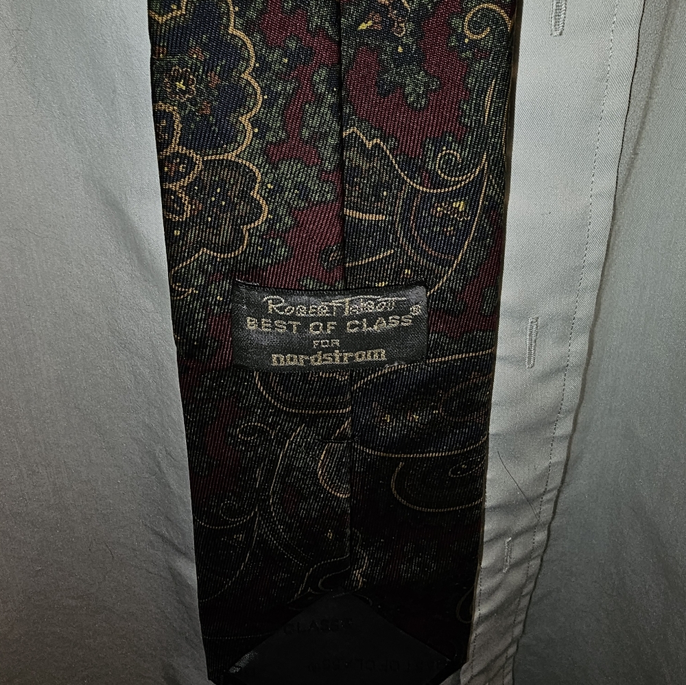 A beautiful paisley Nordstrom tie!